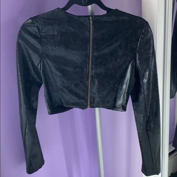 Faux black snake skin tie crop top - Picture 4 of 6